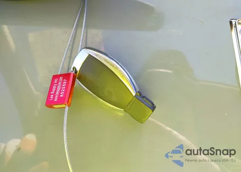 2011 Mercedes-Benz C 300 Luxury 4Matic/Sport 4Matic z USA, uszkodzony, nr VIN WDDGF8BB3BR162462